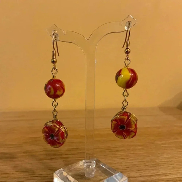 2/$30 KVITKA CREATIONS Handmade Beaded Red Flower Earrings - Picture 6 of 14
